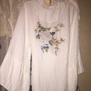 Anthologie bath robe!Never worn tag still on it!